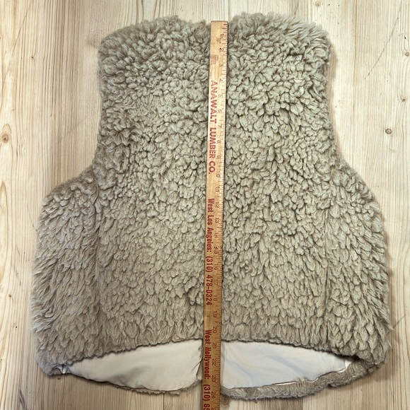 Gap Sheep Vest - Picture 4 of 14
